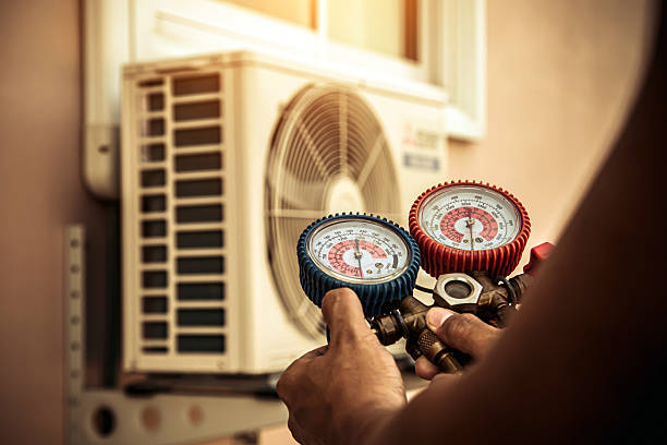 Professional Hvac technician working in Deer Creek, IL